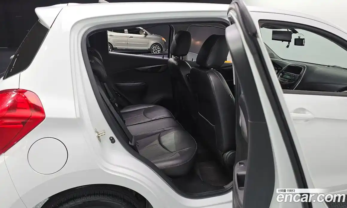 Chevrolet Spark 2016 1.0 Автомат в Москве № 104419, фото 13