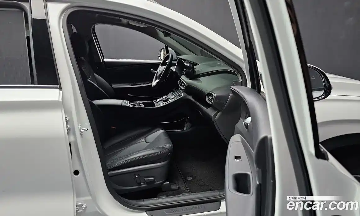 Hyundai Santa Fe 2023 1.6 Автомат в Москве № 108720, фото 17