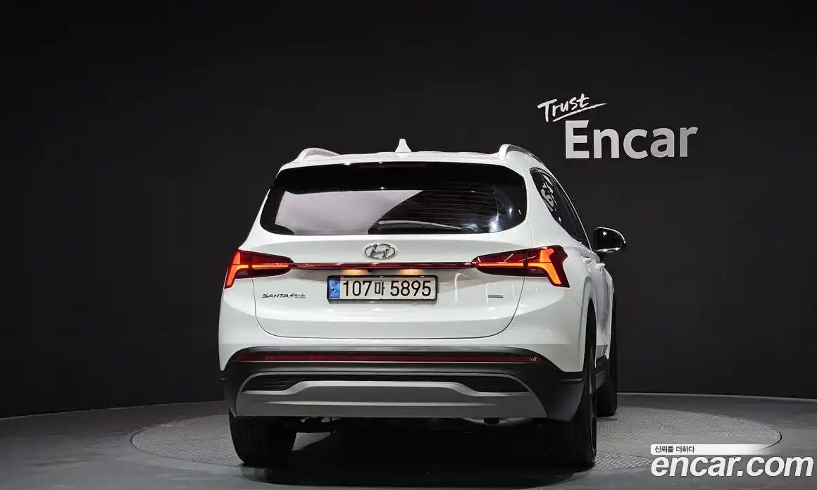 Hyundai Santa Fe 2023 1.6 Автомат в Москве № 108720, фото 4