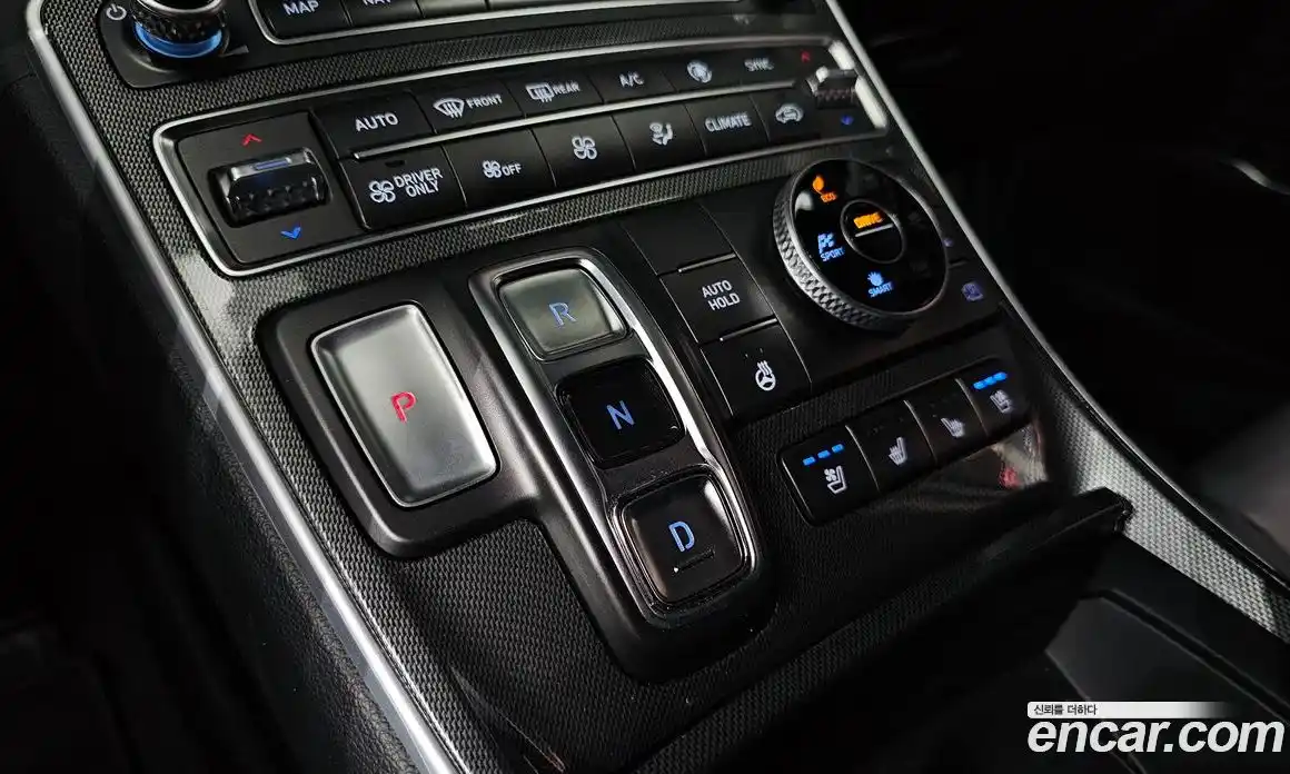 Hyundai Santa Fe 2023 1.6 Автомат в Москве № 108720, фото 9