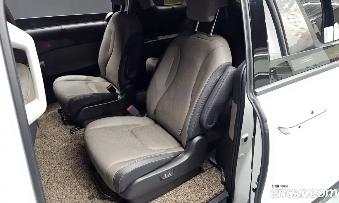 Kia Canival 2024 2.2 Автомат в Москве № 115659, фото 12