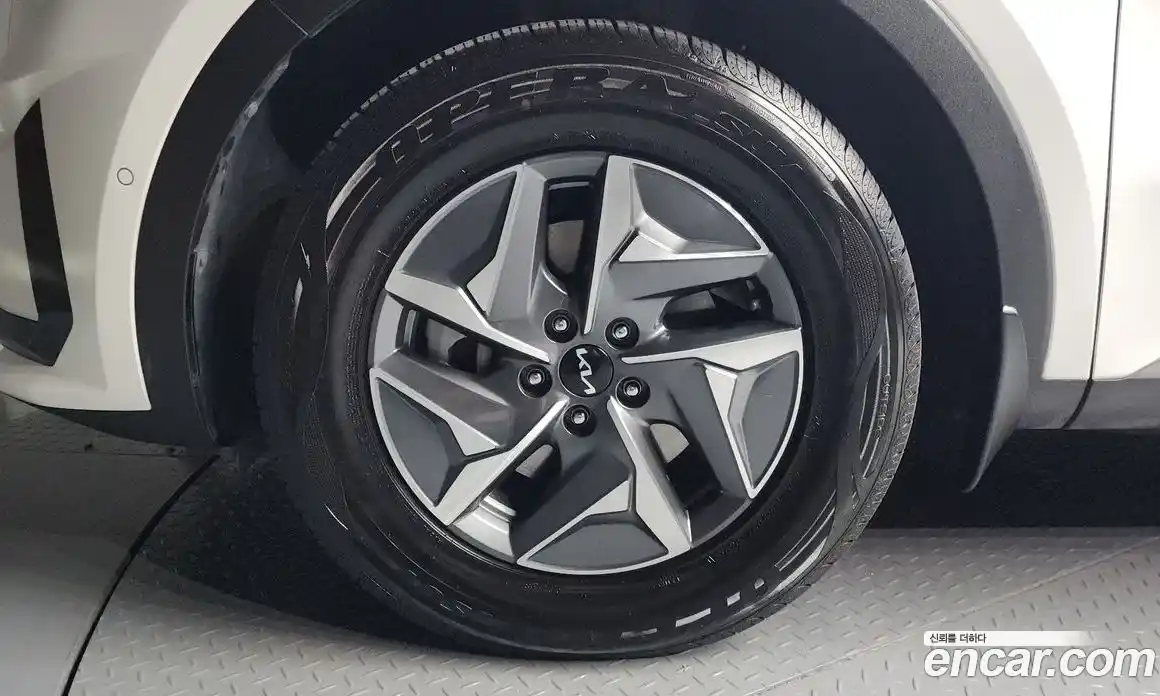 Kia Sorento 2023 1.6 Автомат в Москве № 120214, фото 3