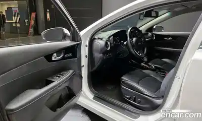 Kia K3 2022 1.6 Автомат в Москве № 123455, миниатюра 2