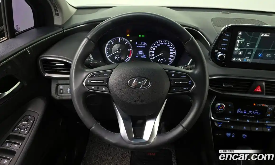 Hyundai Santa Fe 2019 2.0 Автомат в Москве № 124107, фото 13