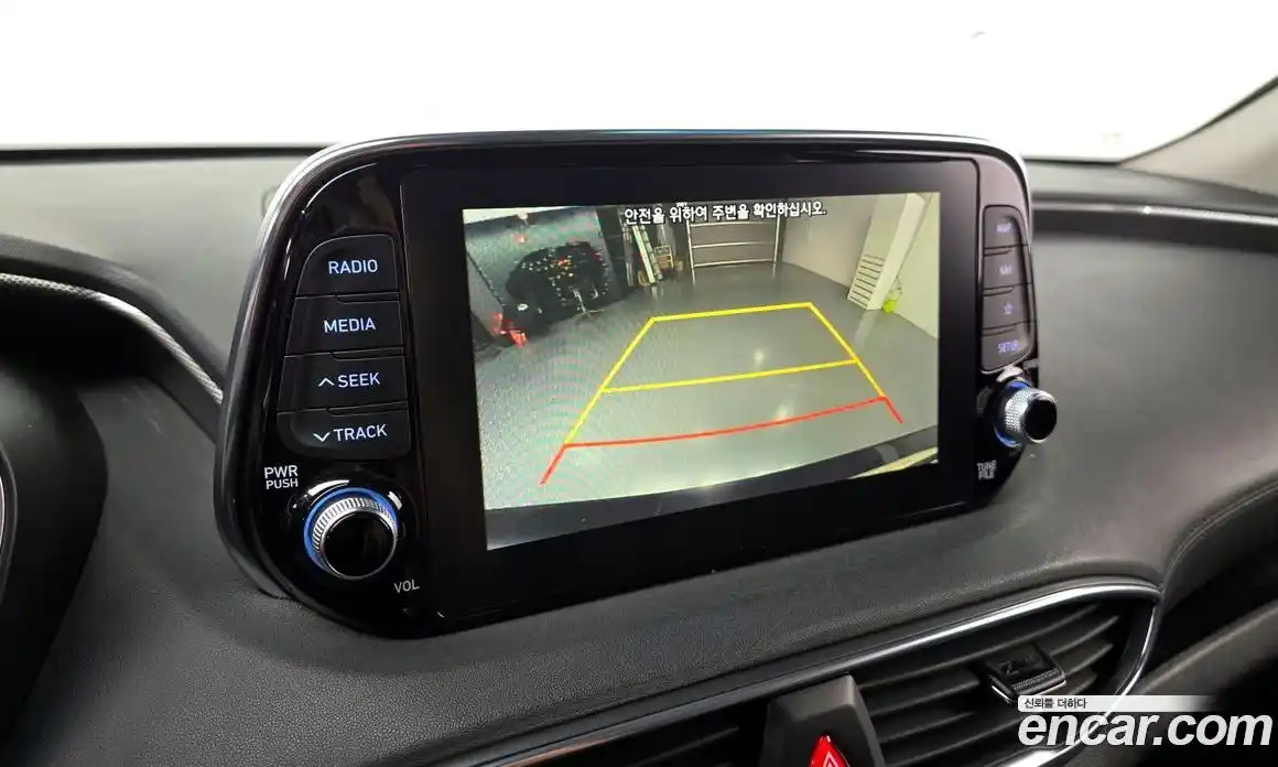 Hyundai Santa Fe 2019 2.0 Автомат в Москве № 124107, фото 16