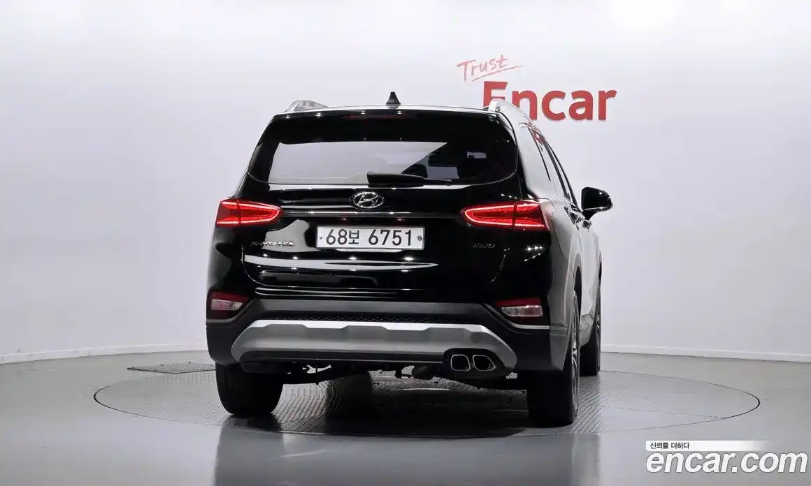 Hyundai Santa Fe 2019 2.0 Автомат в Москве № 124107, фото 4