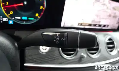 Mercedes-Benz E-Class 2021 2.0 Автомат в Москве № 140442, миниатюра 2