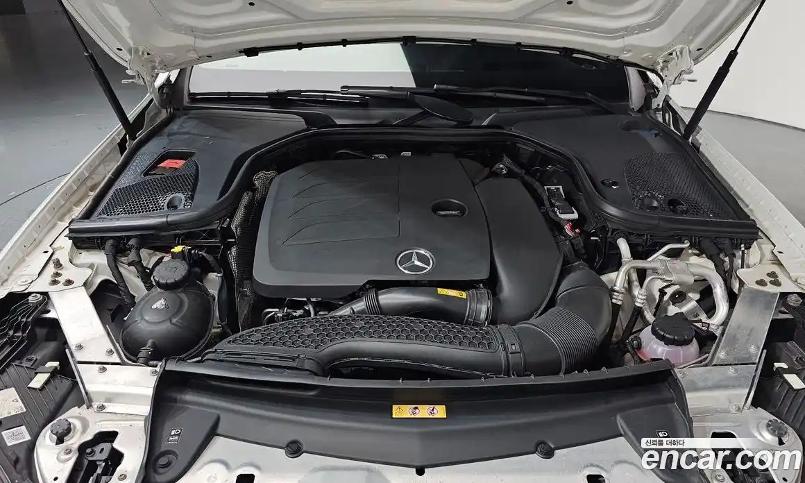 Mercedes-Benz E-Class 2021 2.0 Автомат в Москве № 140442, фото 5