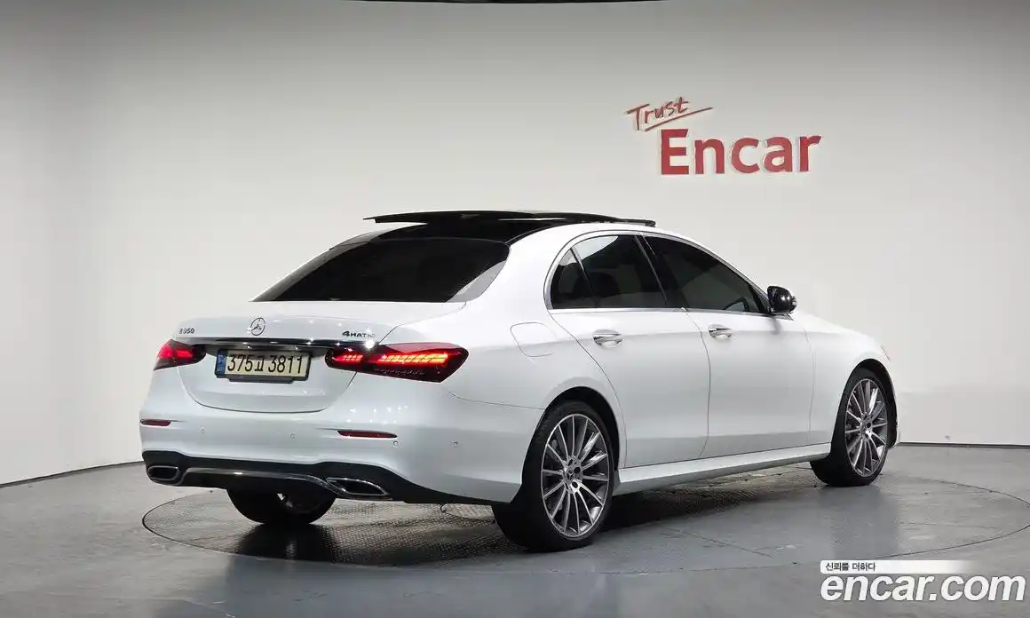 Mercedes-Benz E-Class 2021 2.0 Автомат в Москве № 140442, фото 9