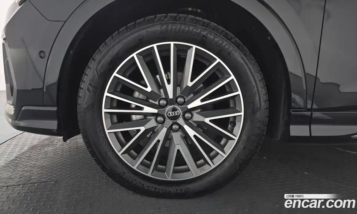 Audi Q3 2023 2.0 Автомат в Москве № 149343, фото 4