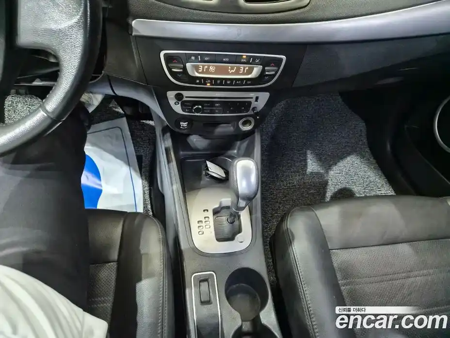 Renault SM3 2019 1.6 Автомат в Москве № 152424, фото 15