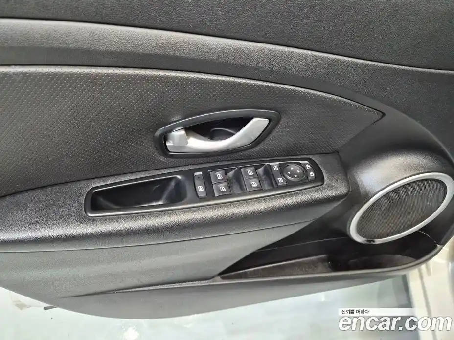 Renault SM3 2019 1.6 Автомат в Москве № 152424, фото 16