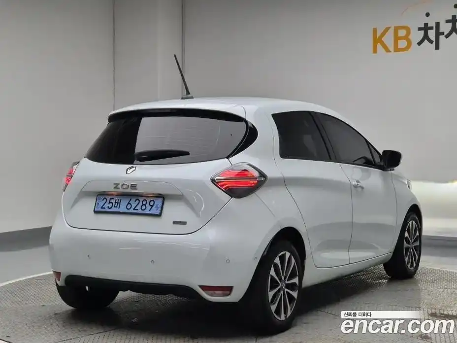 Renault Zoe 2021 0.3 Автомат в Москве № 152799, фото 3