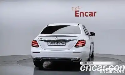 Mercedes-Benz E-Class 2017 2.0 Автомат в Москве № 161041, миниатюра 4