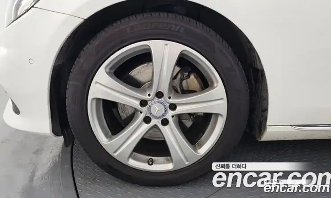 Mercedes-Benz E-Class 2017 2.0 Автомат в Москве № 161041, фото 5