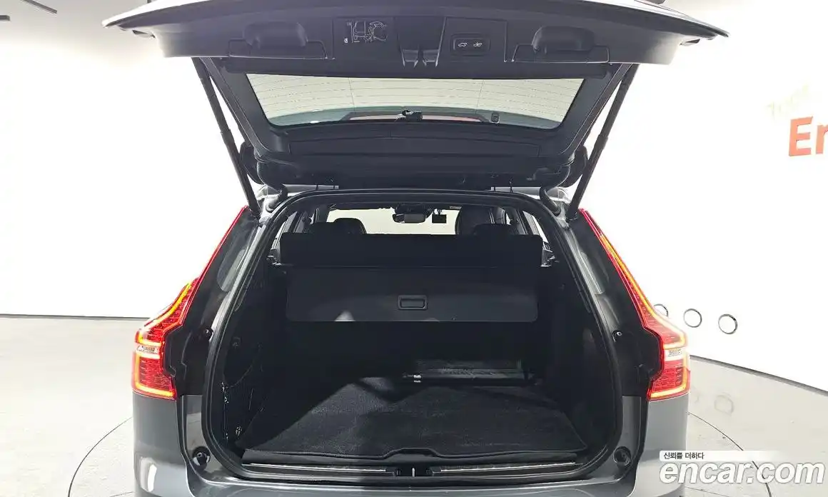 Volvo XC60 2021 2.0 Автомат в Москве № 164398, фото 11