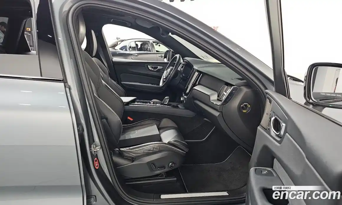 Volvo XC60 2021 2.0 Автомат в Москве № 164398, фото 19