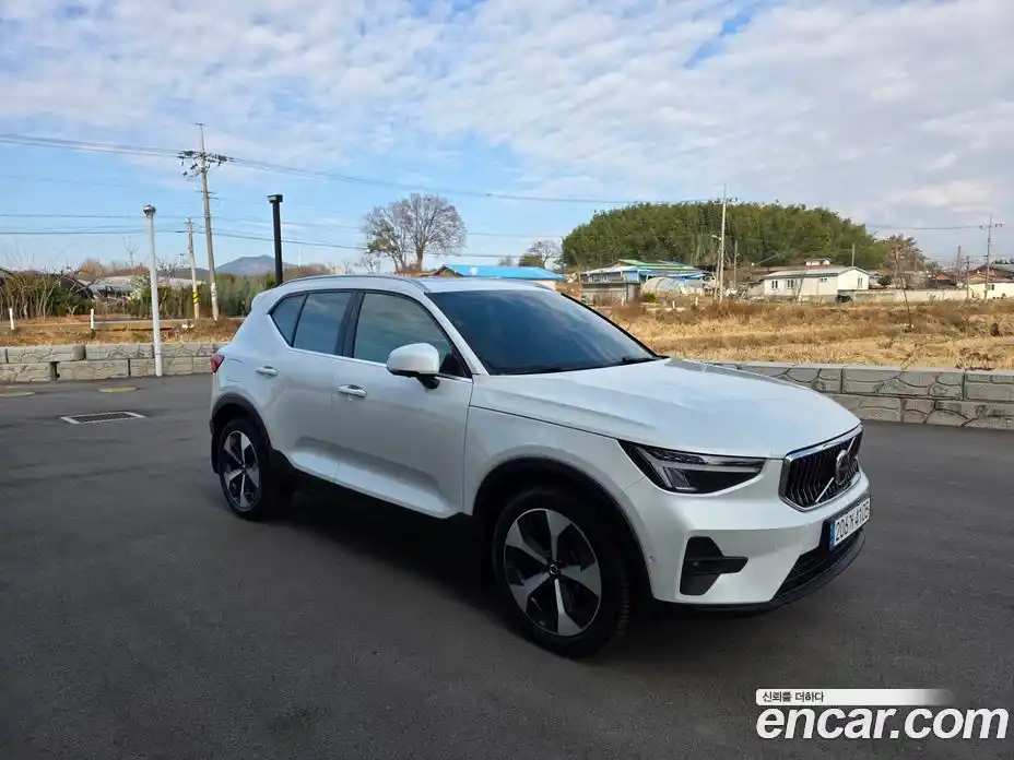 Volvo XC40 2023 2.0 Автомат в Москве № 164812, фото 1
