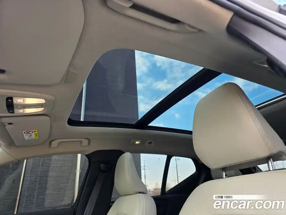 Volvo XC40 2023 2.0 Автомат в Москве № 164812, фото 16