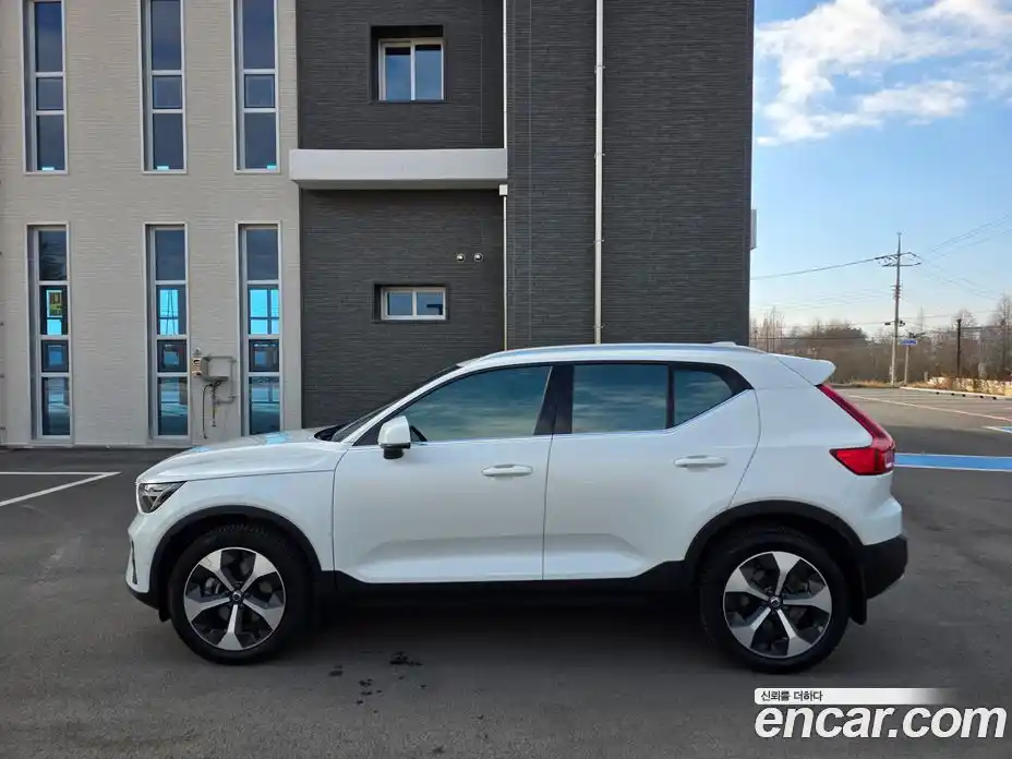 Volvo XC40 2023 2.0 Автомат в Москве № 164812, фото 5