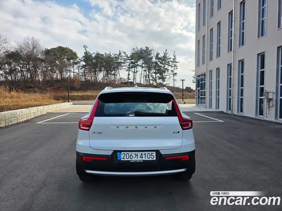 Volvo XC40 2023 2.0 Автомат в Москве № 164812, фото 8