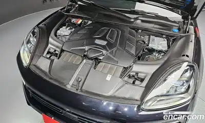 Porsche Cayenne, 2020