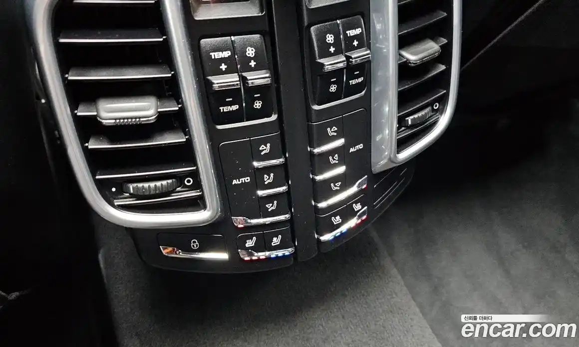 Porsche Cayenne 2016 3.6 Автомат в Москве № 165649, фото 20