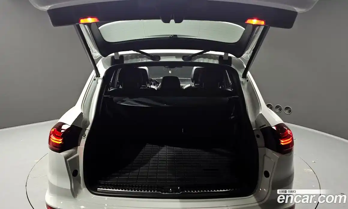 Porsche Cayenne 2016 3.6 Автомат в Москве № 165649, фото 5