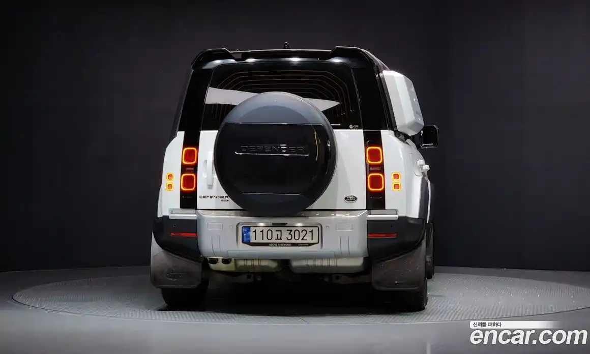 Land Rover Defender 2022 3.0 Автомат в Москве № 166374, фото 4