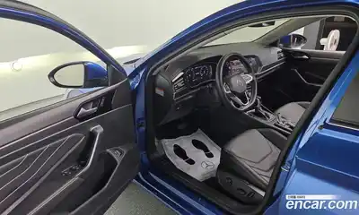 Volkswagen Jetta, 2024