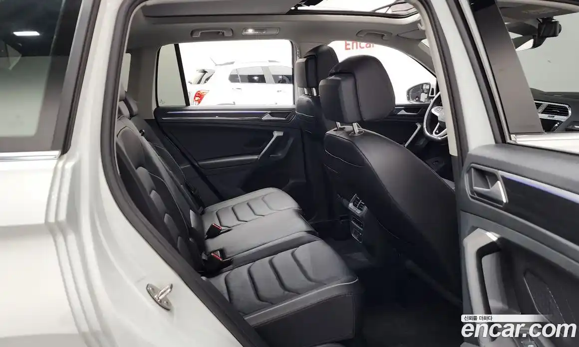 Volkswagen Tiguan 2023 2.0 Автомат в Москве № 168603, фото 12