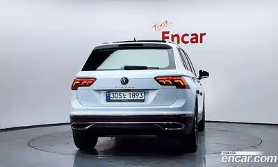 Volkswagen Tiguan 2023 2.0 Автомат в Москве № 168603, миниатюра 4