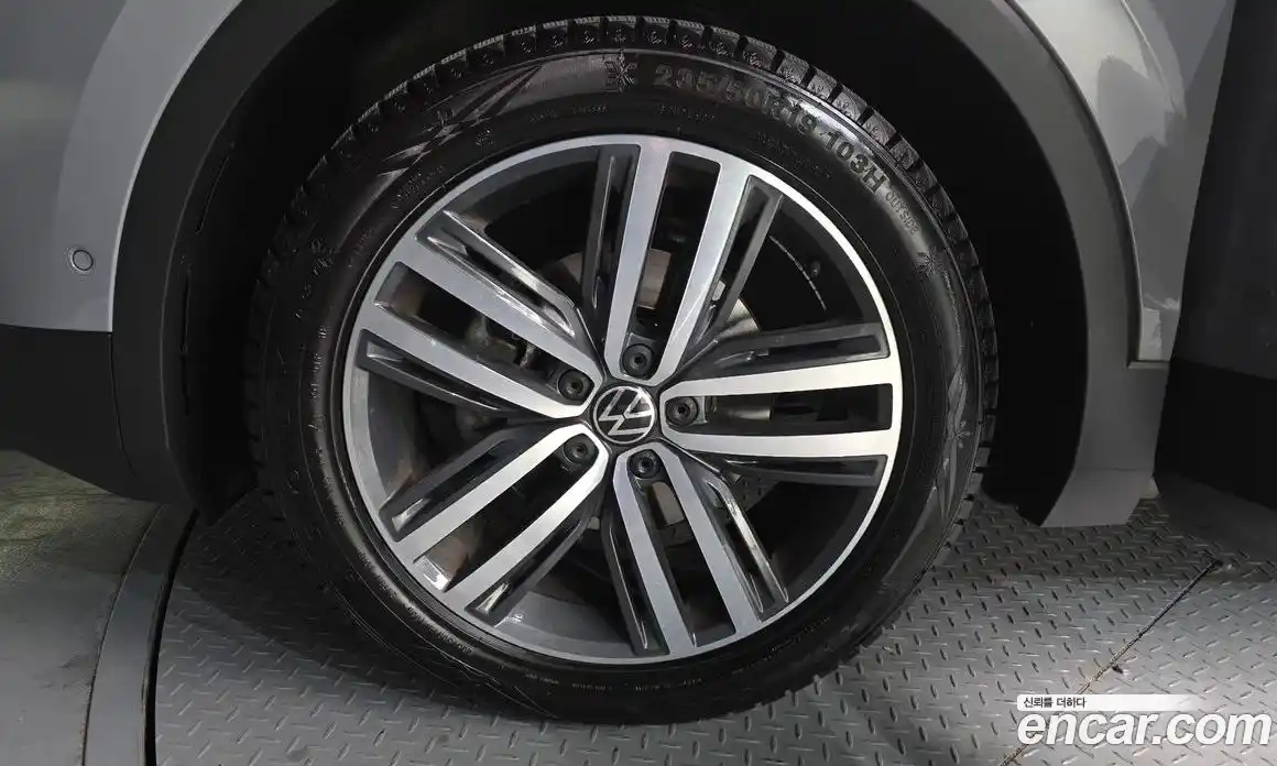 Volkswagen Tiguan 2022 2.0 Автомат в Москве № 168747, фото 5