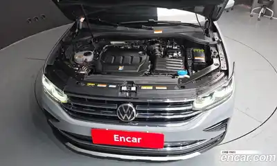 Volkswagen Tiguan 2022 2.0 Автомат в Москве № 168747, миниатюра 6