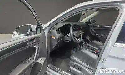 Volkswagen Tiguan 2022 2.0 Автомат в Москве № 168747, миниатюра 10