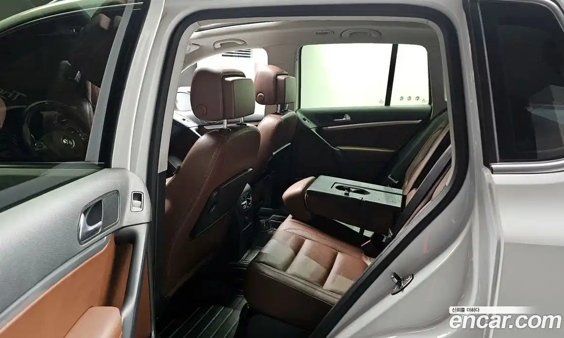 Volkswagen Tiguan 2014 2.0 Автомат в Москве № 168964, фото 11