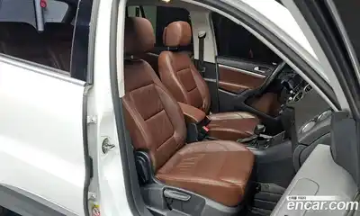Volkswagen Tiguan 2014 2.0 Автомат в Москве № 168964, миниатюра 12