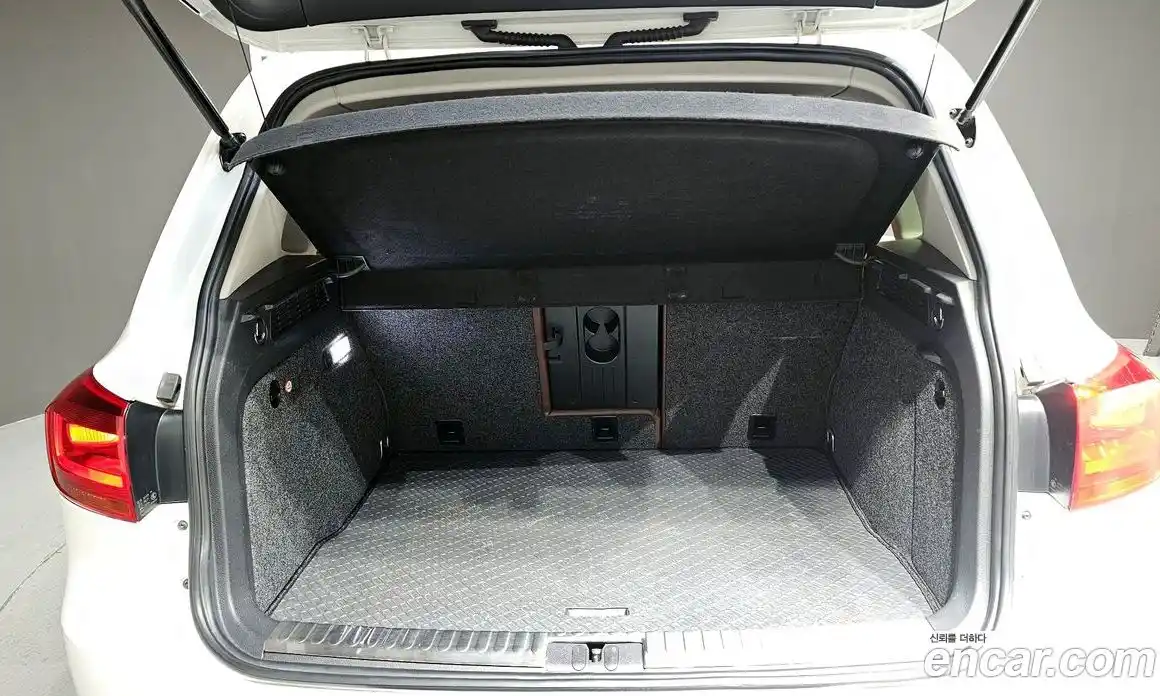 Volkswagen Tiguan 2014 2.0 Автомат в Москве № 168964, фото 19