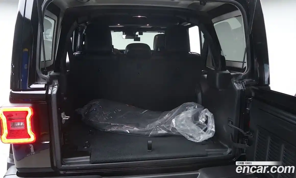 Jeep Wrangler 2024 2.0 Автомат в Москве № 169940, фото 14