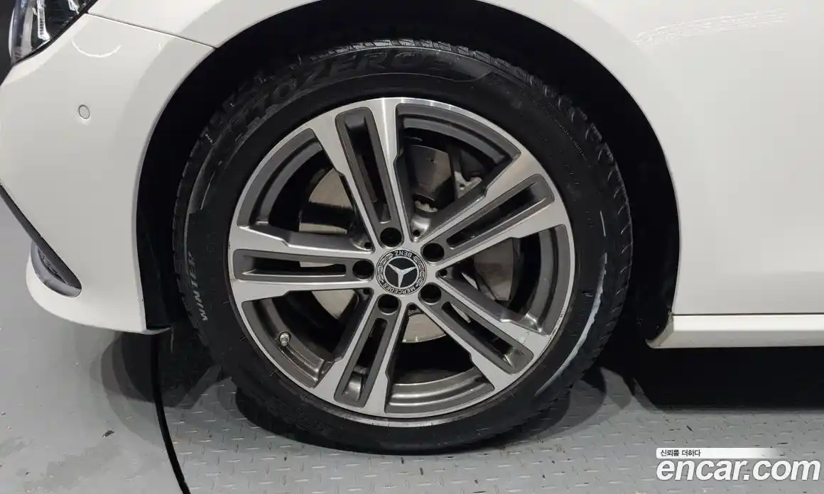 Mercedes-Benz E-Class 2021 2.0 Автомат в Москве № 178724, фото 5