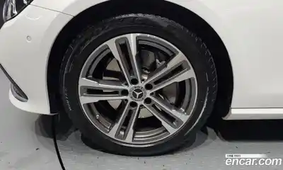 Mercedes-Benz E-Class 2021 2.0 Автомат в Москве № 178724, миниатюра 5