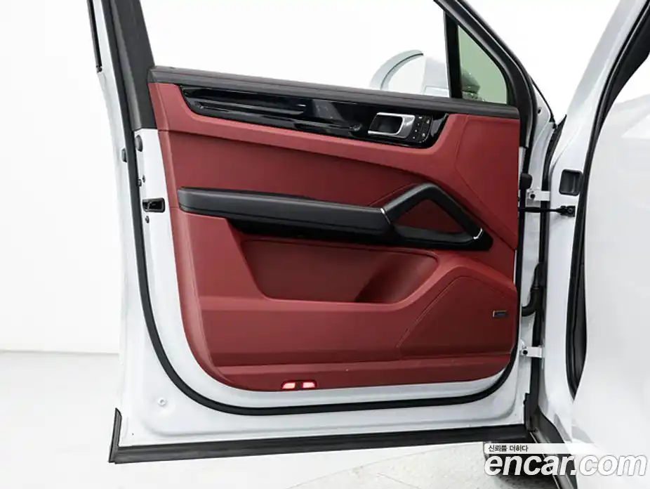 Porsche Cayenne 2023 3.0 Автомат в Москве № 184987, фото 15