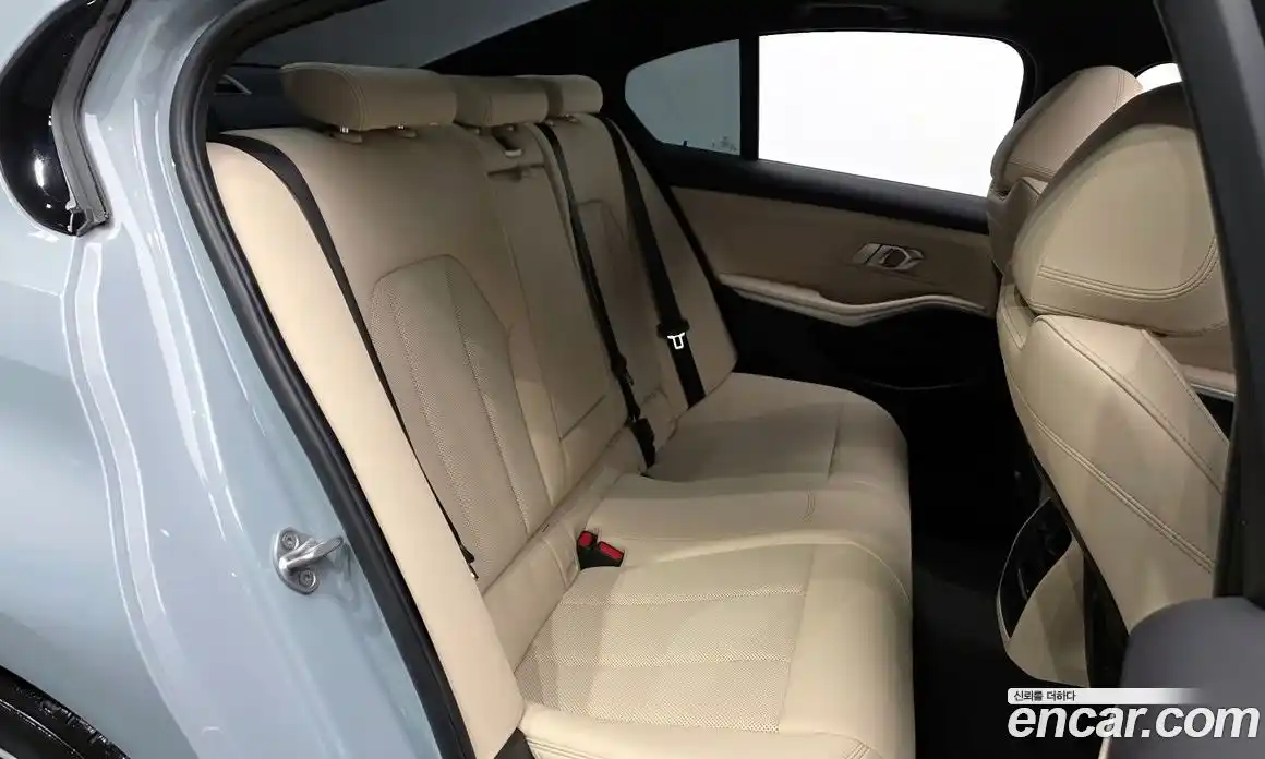 BMW 3-Series 2023 2.0 Автомат в Москве № 188036, фото 3