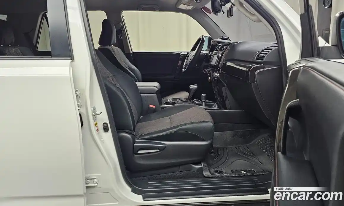 Toyota 4Runner 2015 4.0 Автомат в Москве № 190826, фото 16