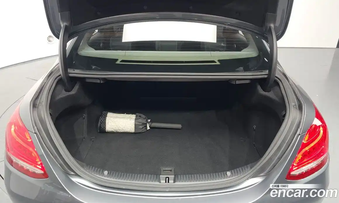 Mercedes-Benz C-Class 2018 2.0 Автомат в Москве № 194364, фото 17