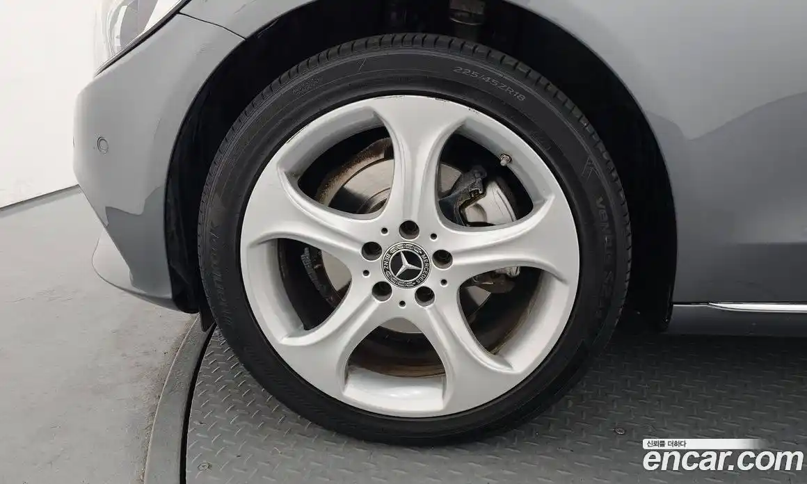 Mercedes-Benz C-Class 2018 2.0 Автомат в Москве № 194364, фото 7