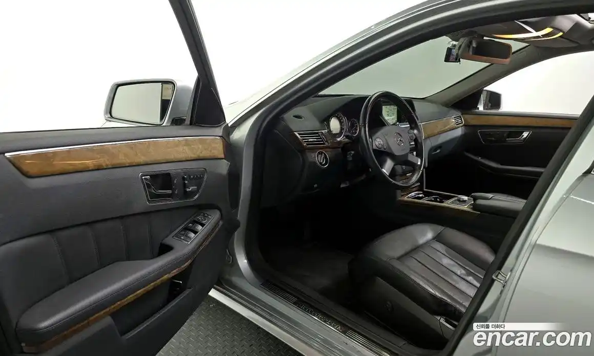 Mercedes-Benz E-Class 2011 3.5 Автомат в Москве № 194982, фото 14