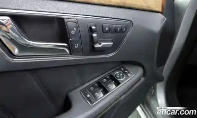 Mercedes-Benz E-Class 2011 3.5 Автомат в Москве № 194982, миниатюра 5