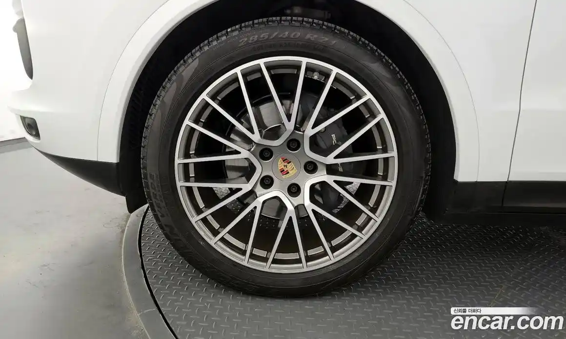 Porsche Cayenne 2023 3.0 Автомат в Москве № 197130, фото 5