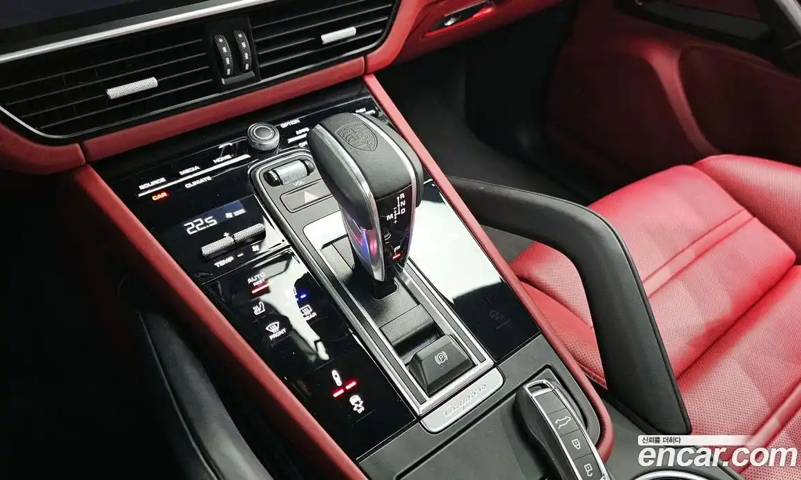 Porsche Cayenne 2023 3.0 Автомат в Москве № 197130, фото 9